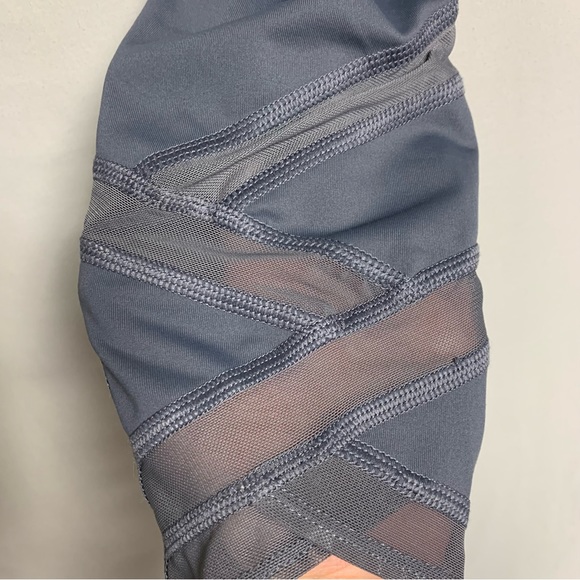 Gray Mesh-Paneled Bandage Leggings Women’s Small Athletic Exercise Pants - Picture 4 of 8